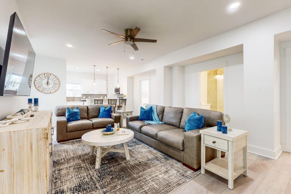Dog-friendly house near the beach balconies washer&dryer & cable House in Pensacola Beach