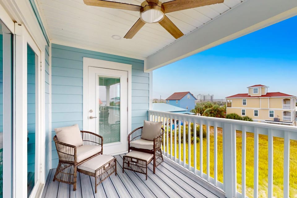 Dog-friendly house near the beach balconies washer&dryer & cable House in Pensacola Beach