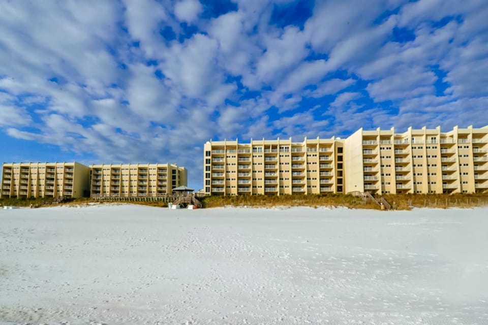 Beachfront ground-floor condo with beach & Gulf views outdoor pool & tennis House in Miramar Beach