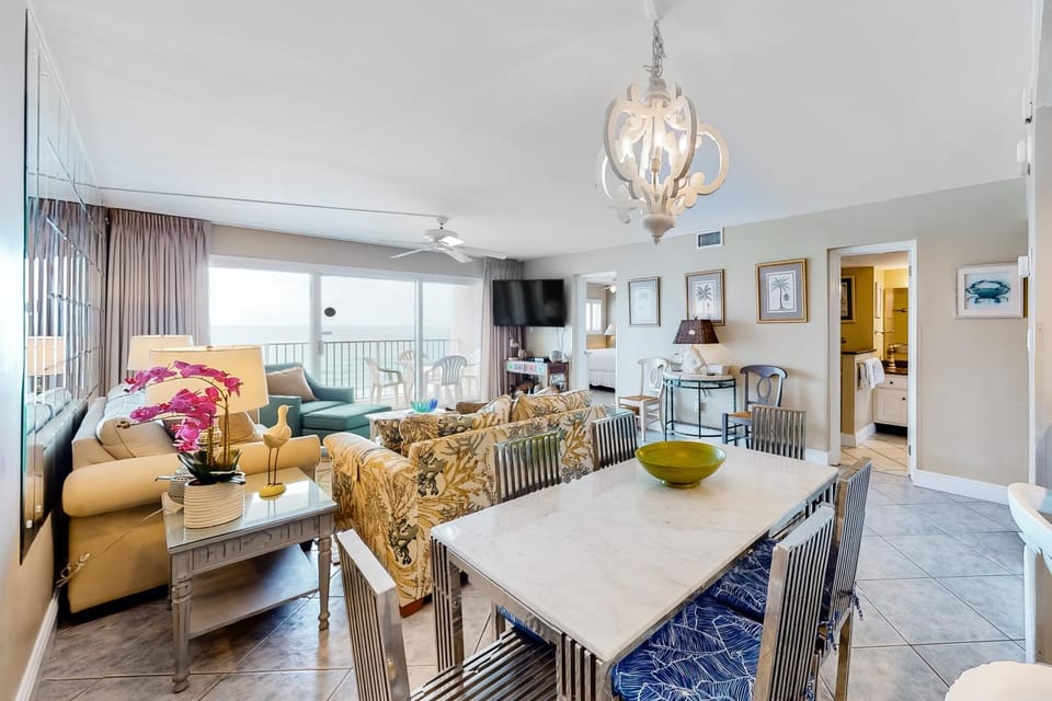 Gulf-front Condo on Fifth Floor with beach Views pool & Gym House in Miramar Beach