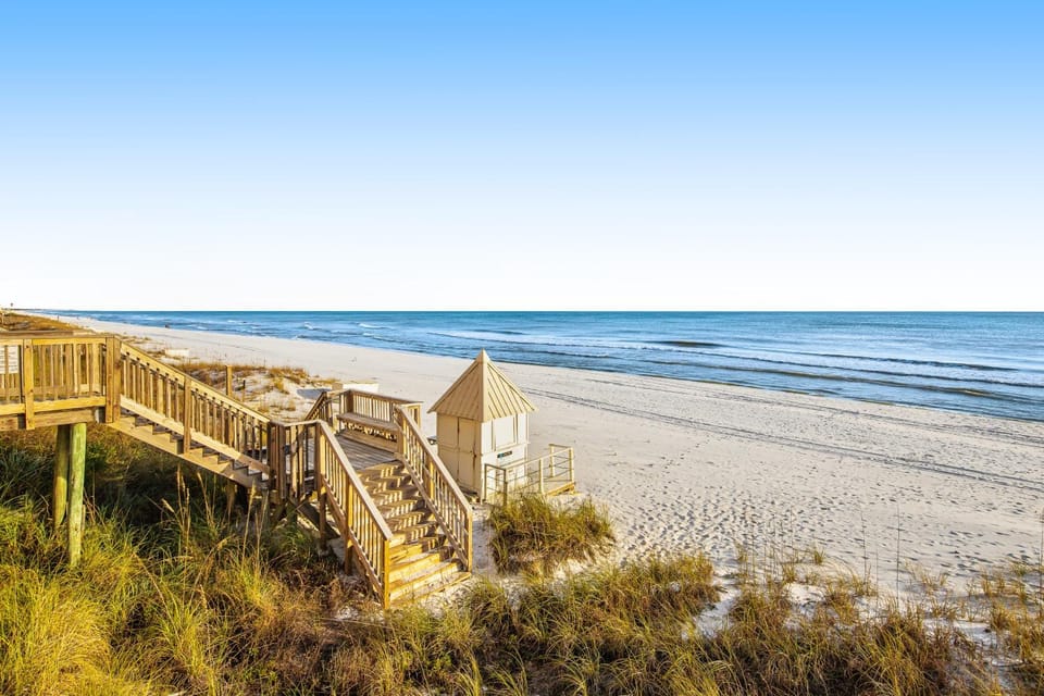 Bright oceanfront condo on 3rd floor with Gulf views outdoor pool & gym House in Miramar Beach