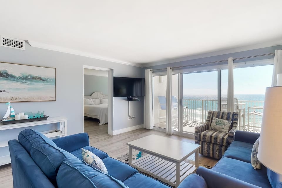 Inviting Oceanfront Condo with pool Gym Tennis Gulf Views House in Miramar Beach