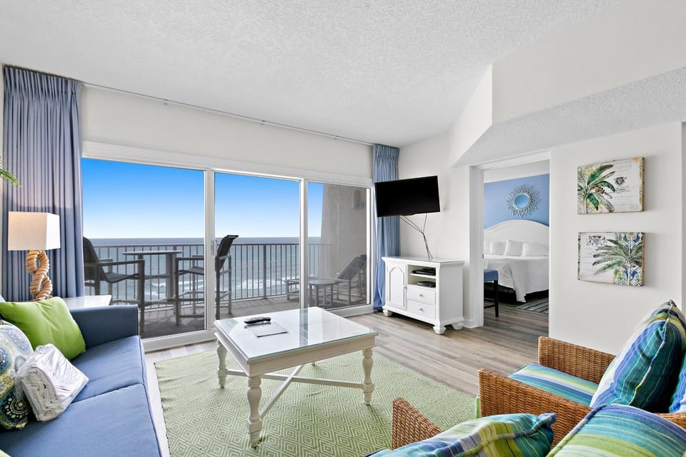 Welcoming Gulf-front Condo with W&D pool Gym & Tennis House in Miramar Beach