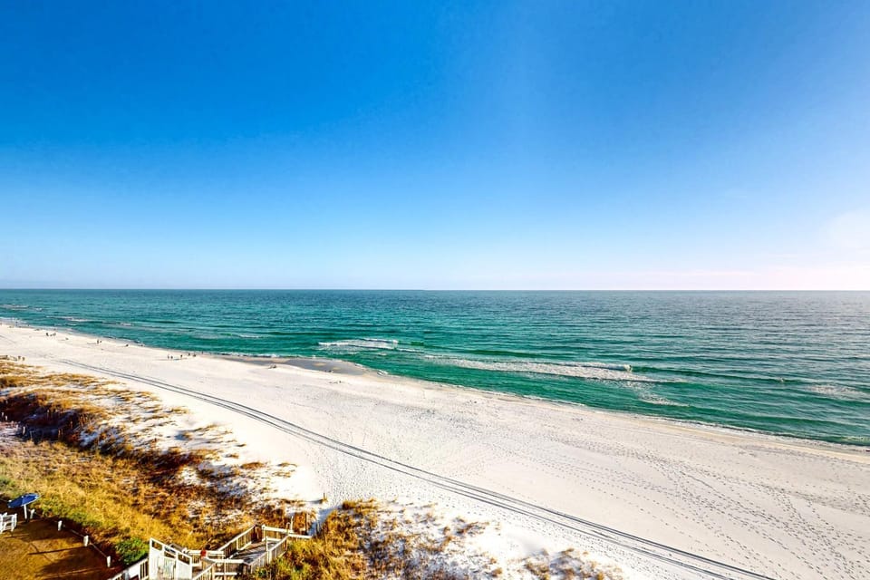 Oceanfront condo with heated pool tennis grilling station & gym - balcony House in Miramar Beach