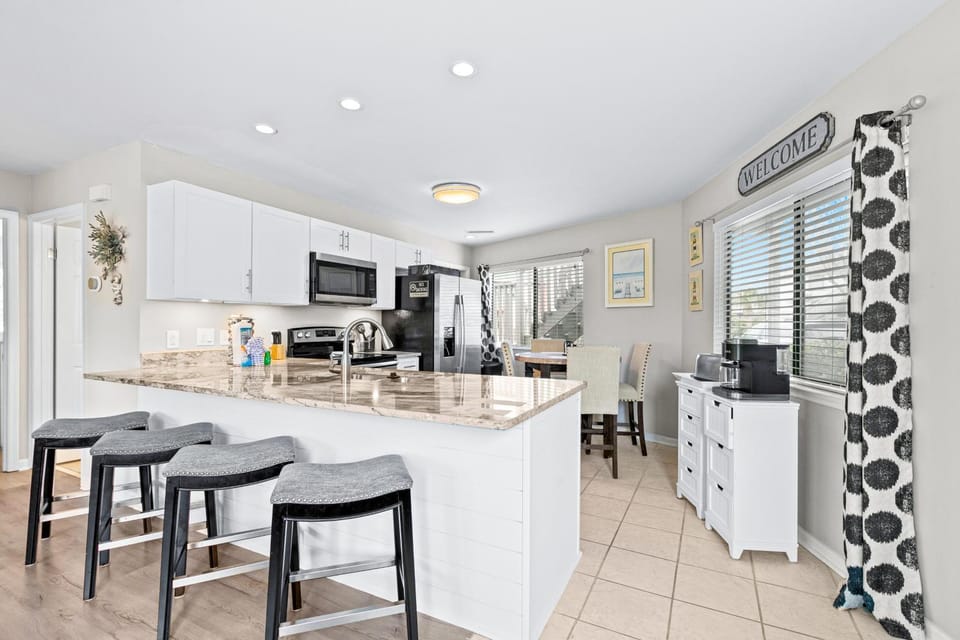 Ground Floor Condo with Onsite Pool View & Access Patio Central AC & WiFi House in Miramar Beach