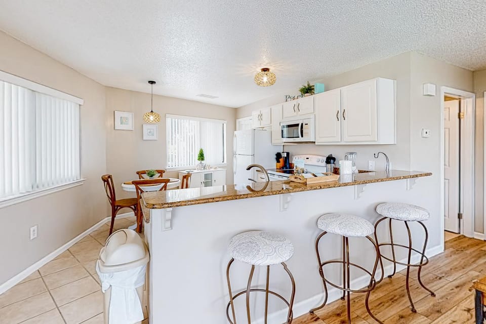 Miramar Beach condo with heated pool on-site private balcony washer&dryer AC House in Miramar Beach