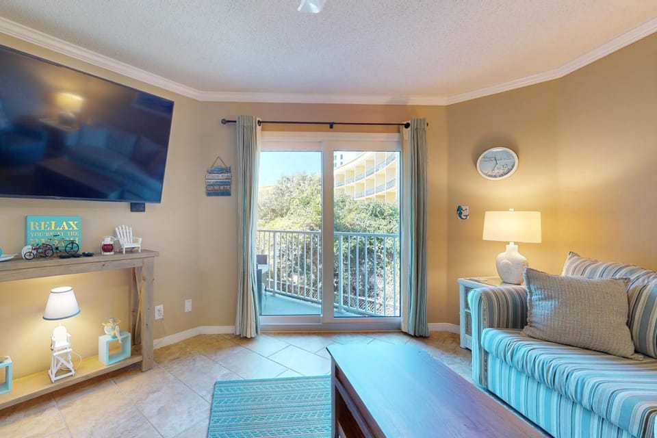 Your ideal beach retreat in Miramar Beach-relax in comfort & style by the beach House in Miramar Beach