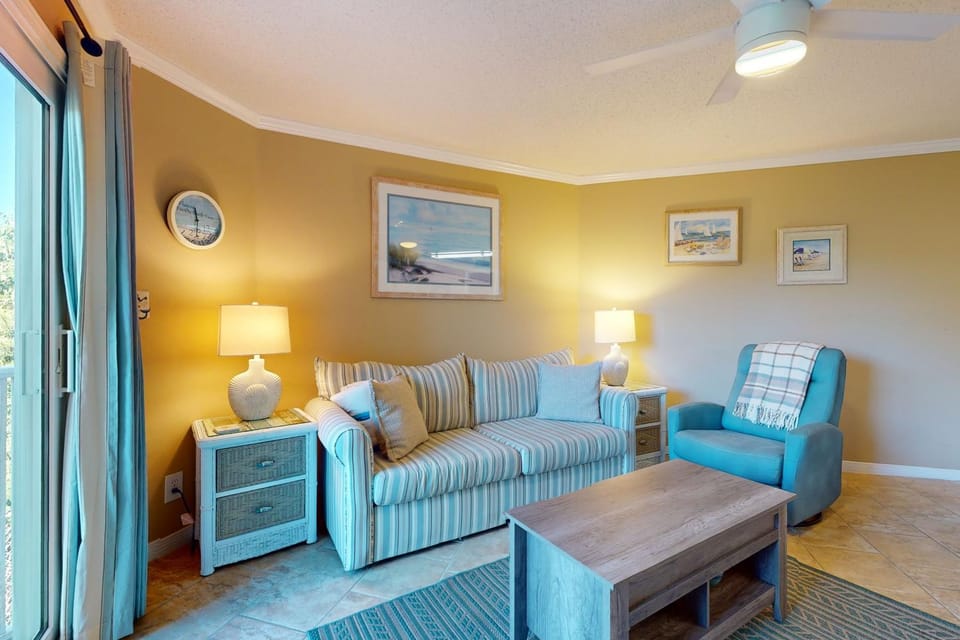 Your ideal beach retreat in Miramar Beach-relax in comfort & style by the beach House in Miramar Beach