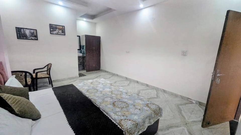 Gayatri Homestay Bed and Breakfast in Dehradun