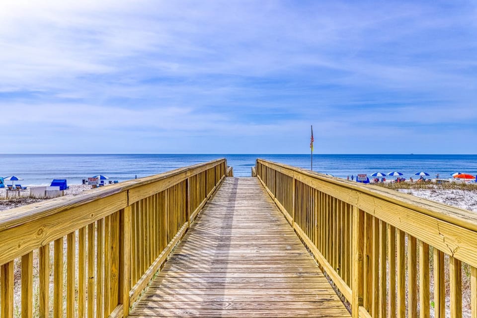 Gulf-front condo with views pools a hot tub and tennis House in Perdido Key