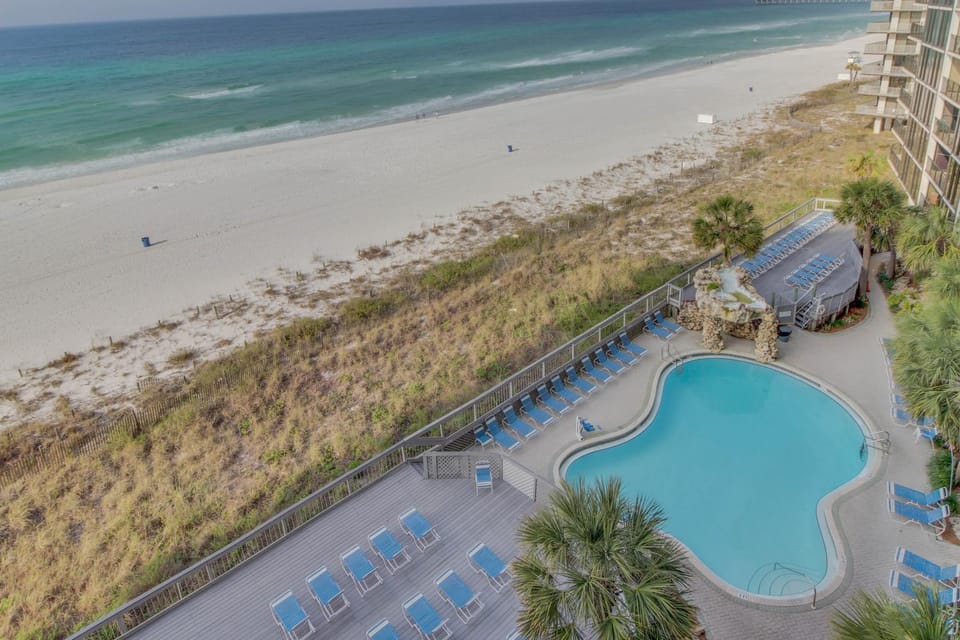 Gorgeous beachfront condo shared & and beach access House in Panama City Beach