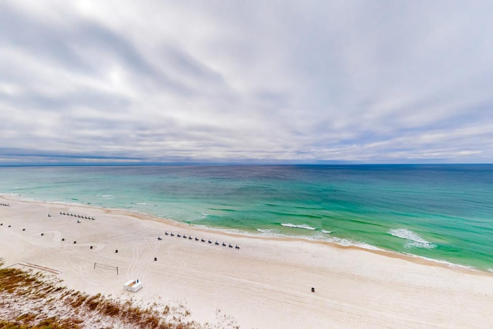 Gorgeous beachfront condo shared & and beach access House in Panama City Beach