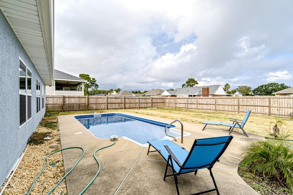 Modern home with WiFi deck washer & dryer and central AC House in Perdido Key