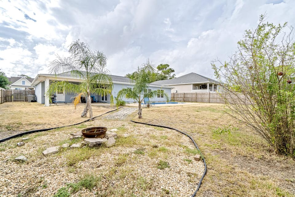 Modern home with WiFi deck washer & dryer and central AC House in Perdido Key