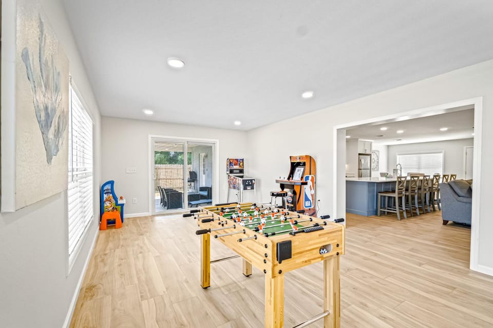 Modern home with WiFi deck washer & dryer and central AC House in Perdido Key