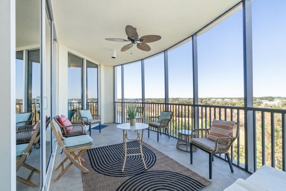 Golf getaway near the beach with shared pool balcony & WiFi - gorgeous view House in Perdido Key