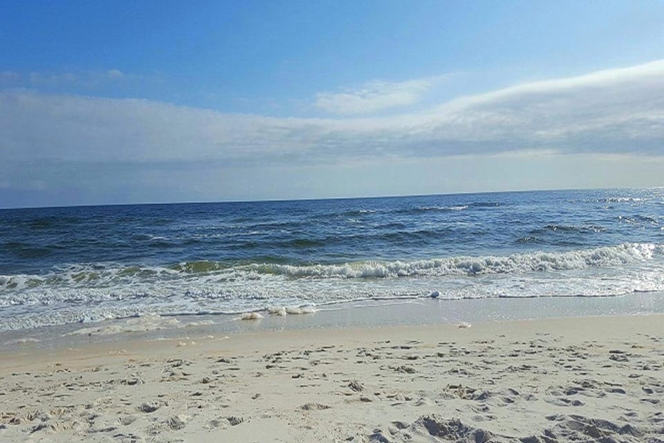 Gorgeous townhouse plenty of space lots of games shared pool close to beach Villa in Perdido Key