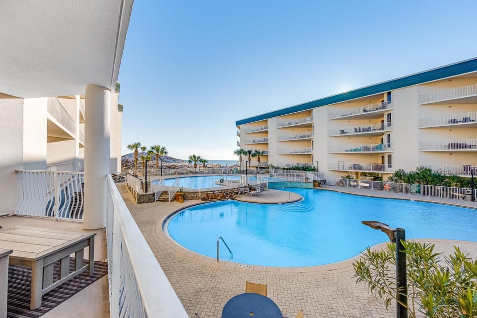 First-floor condo with sauna gym pool tennis & pickleball Apartment in South Walton County