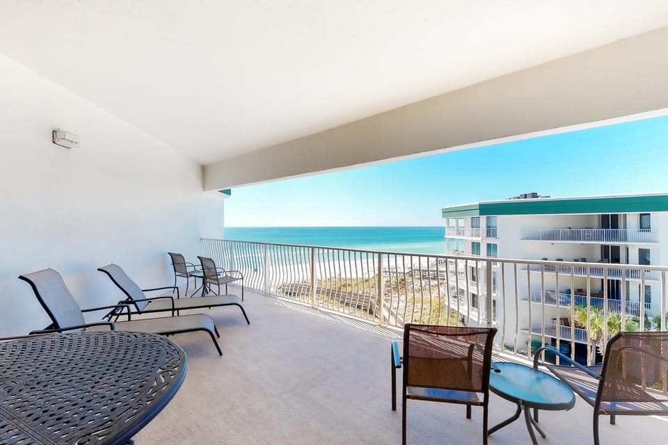 Dog-friendly 4th-floor 3-bedroom condo with stunning Gulf views & pickleball House in South Walton County