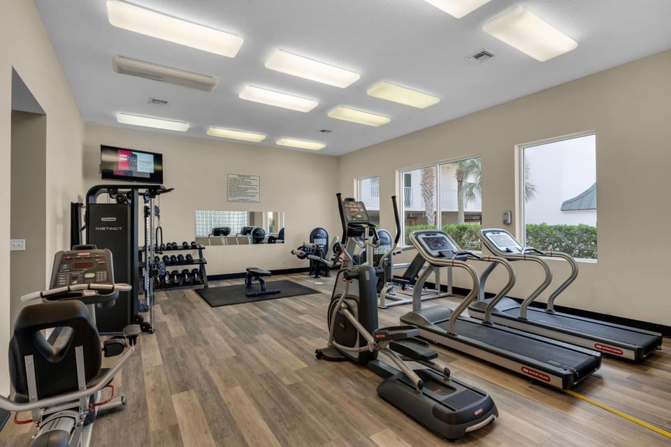 Coastline view 2-bedroom plus bunks with beautiful decor & pickleball House in South Walton County