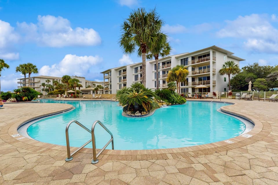 Lovely condo with pool hot tub modern furnishings pickleball - near beach House in Rosemary Beach