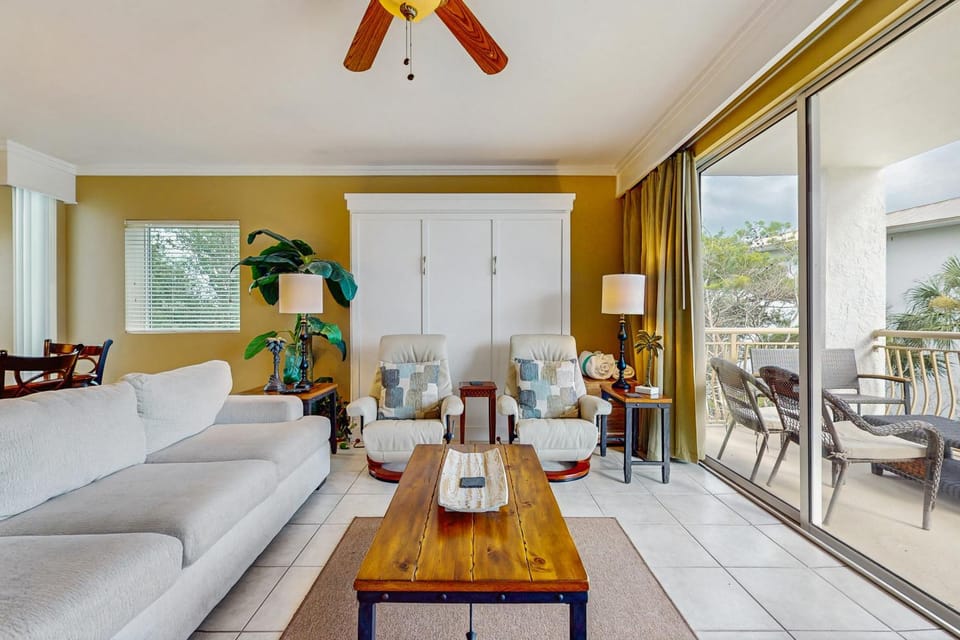 Lovely condo with pool hot tub modern furnishings pickleball - near beach House in Rosemary Beach