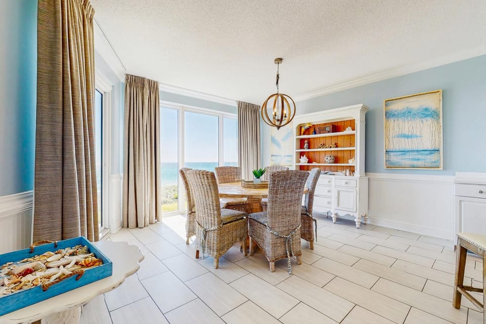 Conveniently located Gulf condo with spacious layout pool & pickleball House in Rosemary Beach