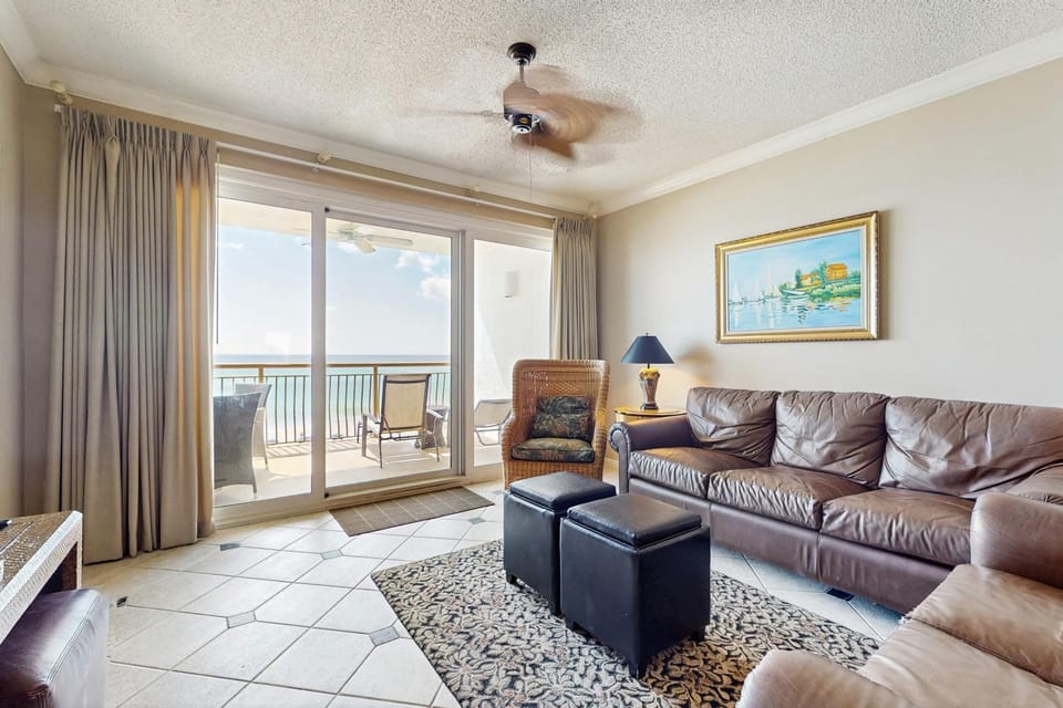 Elegant getaway with stunning view lagoon pool & pickleball - close to shops House in Rosemary Beach