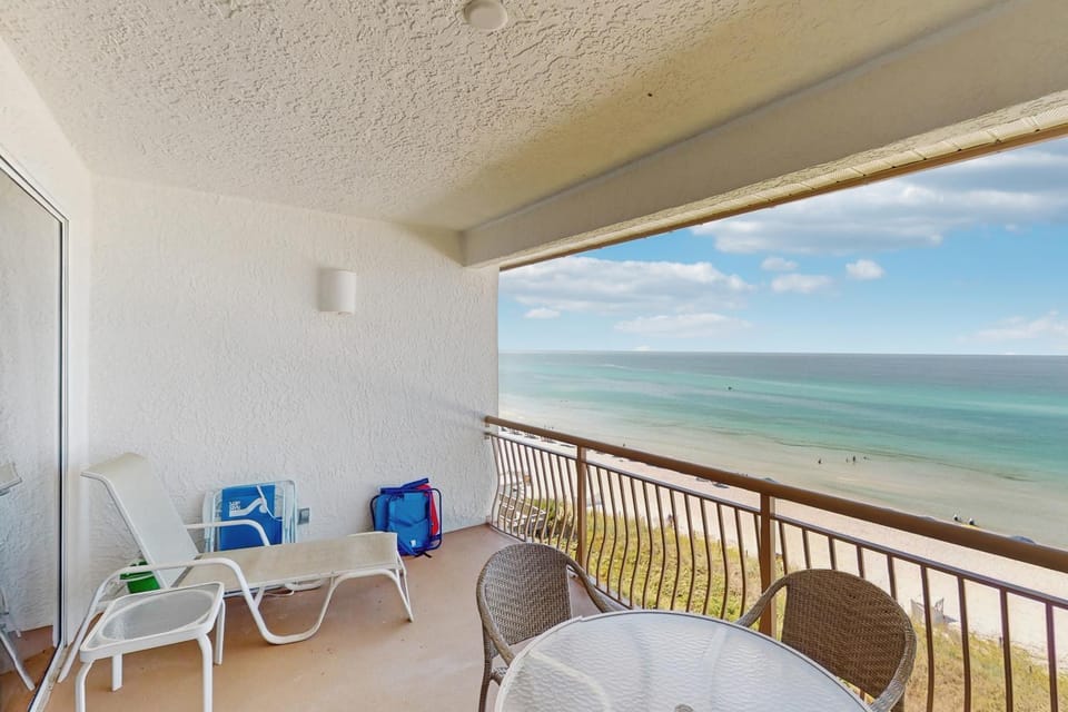 Gorgeous beach condo with furnished balcony panoramic view & pickleball House in Rosemary Beach