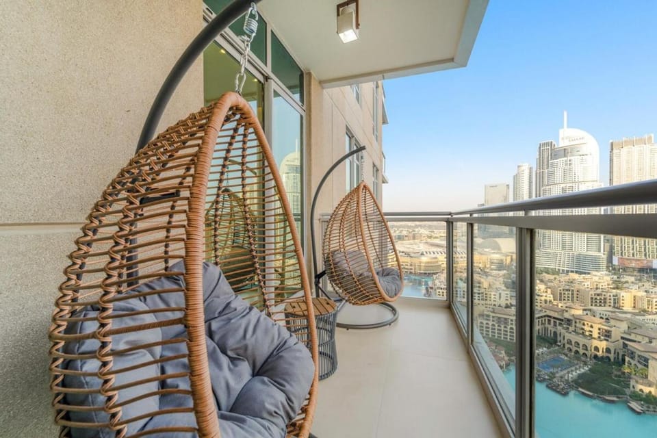 FIRST CLASS 1BR Elegance with Fountain Views Apartment in Dubai