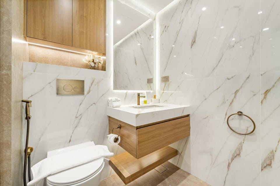 FIRST CLASS 1BR Elegance with Fountain Views Apartment in Dubai