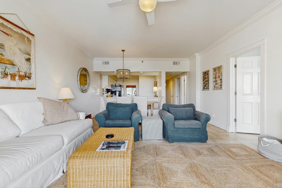 Condo on the beach with tennis pickleball shuffleboard & balcony House in Rosemary Beach