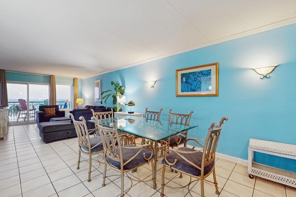 3rd-floor updated condo with Gulf-front views - short drive to shopping House in Okaloosa Island