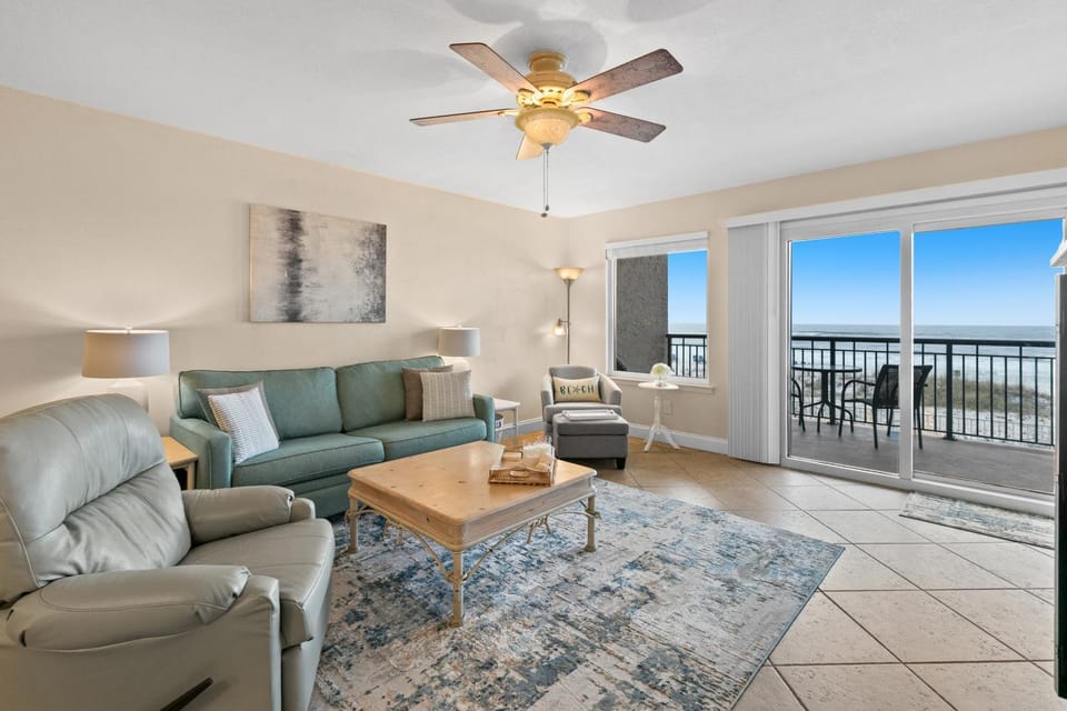 2nd-floor updated condo with Gulf-front views - short drive to shopping House in Okaloosa Island