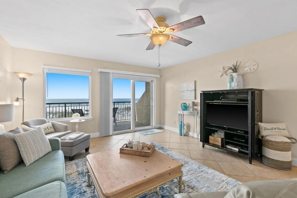 2nd-floor updated condo with Gulf-front views - short drive to shopping House in Okaloosa Island