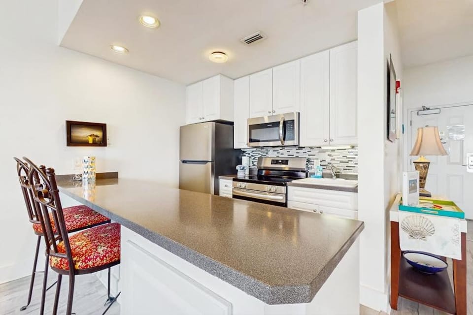 Cozy studio close to the beach with shared pool & tennis courts - shopping nearby Apartment in South Walton County