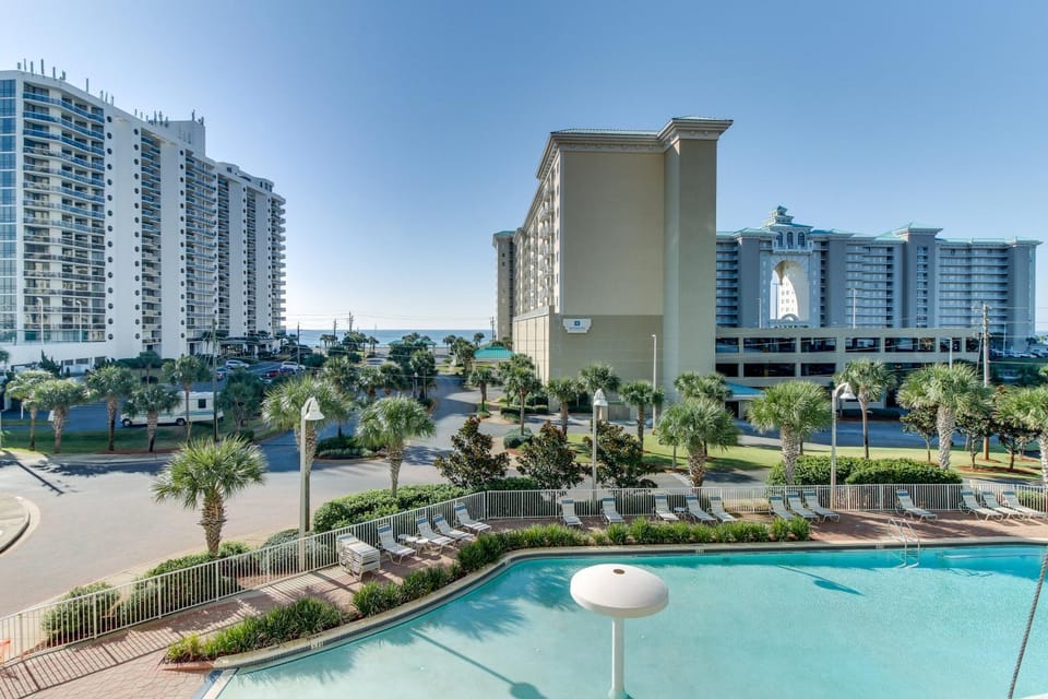 11th Floor Condo with Shared Pool Ocean View W&D Fast WiFi and Central AC House in Miramar Beach