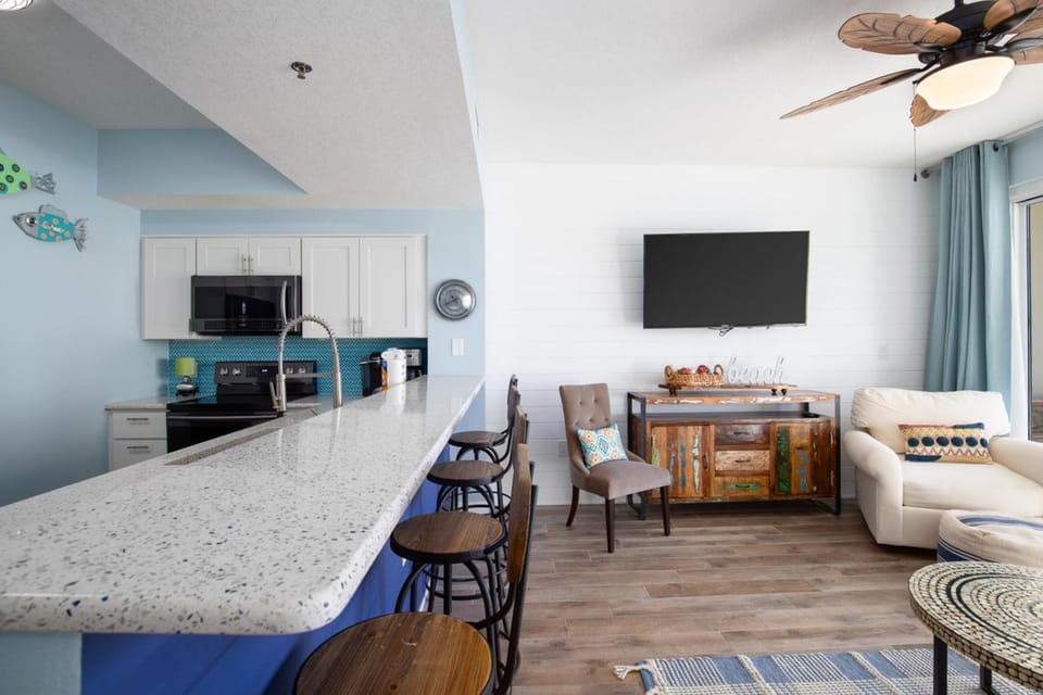 11th Floor Condo with Shared Pool Ocean View W&D Fast WiFi and Central AC House in Miramar Beach