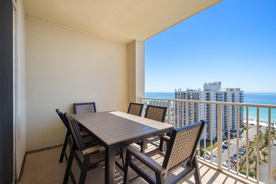 17th-floor beachfront condo with ocean & Gulf views pool gym balcony House in Miramar Beach