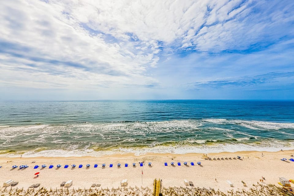 2nd Floor Cute Gulf Front Condo Many Amenities Private Beach Access House in Pensacola Beach