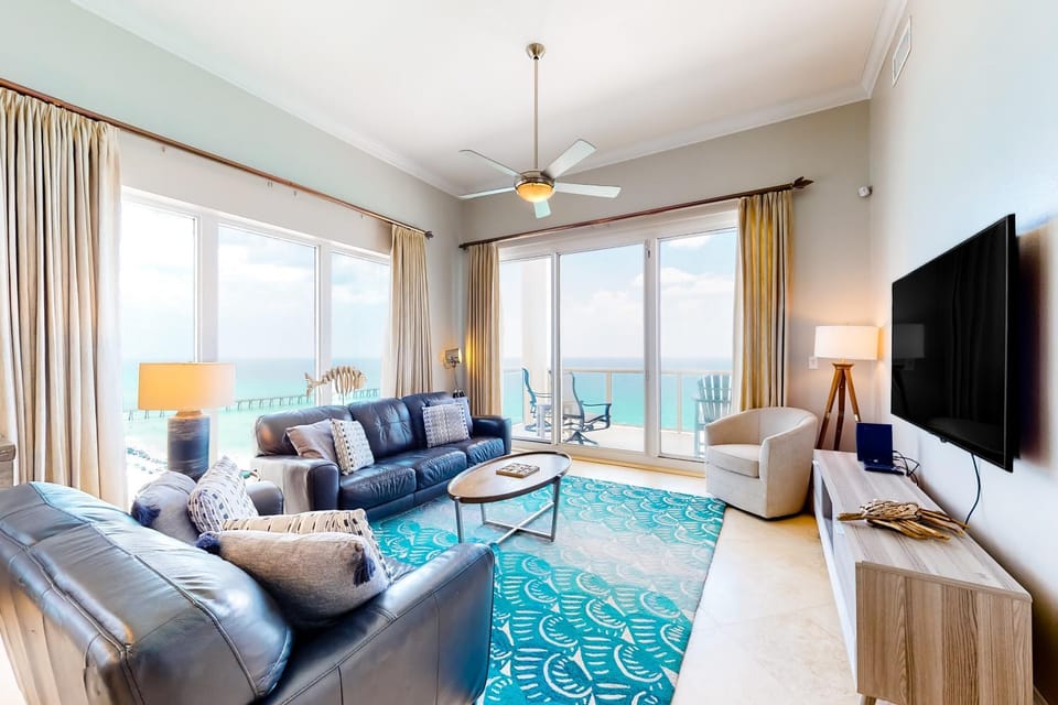 Luxury Penthouse Condo with Oceanfront Views & Platinum Beach Service House in Pensacola Beach