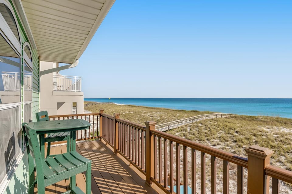 Beachfront multi-level home with amazing views - close to everything House in Pensacola Beach