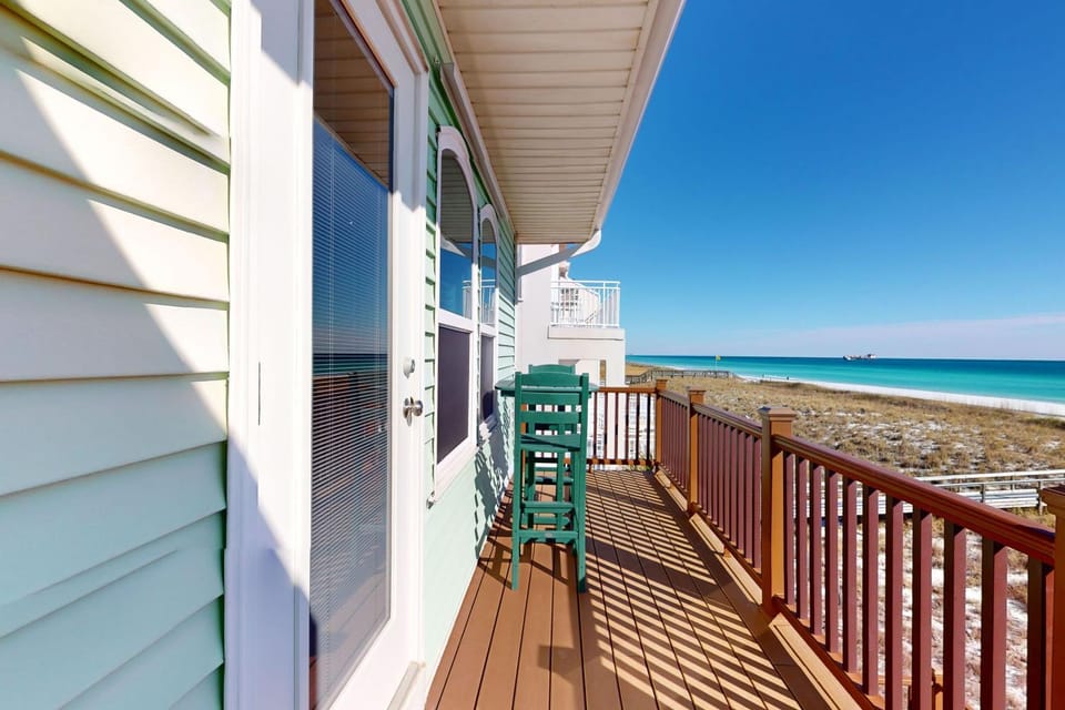 Beachfront multi-level home with amazing views - close to everything House in Pensacola Beach