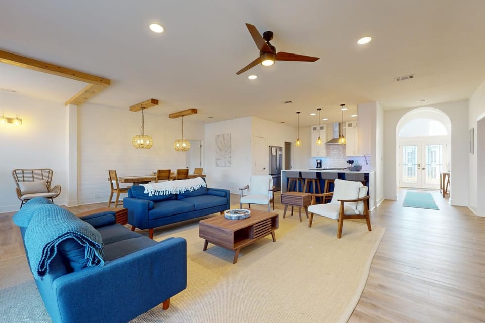 Gorgeous home with private pool and lots of outdoor space House in Miramar Beach