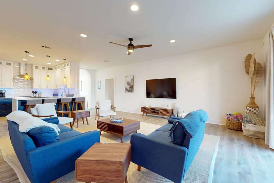 Gorgeous home with private pool and lots of outdoor space House in Miramar Beach