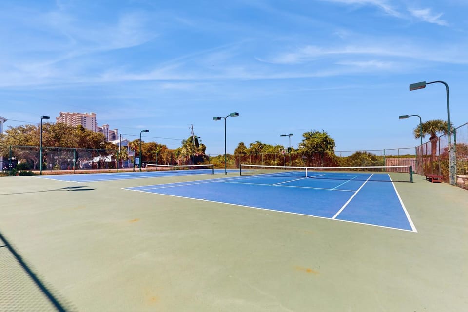 Spacious condo with patio shared pool beach access & Wifi House in Miramar Beach