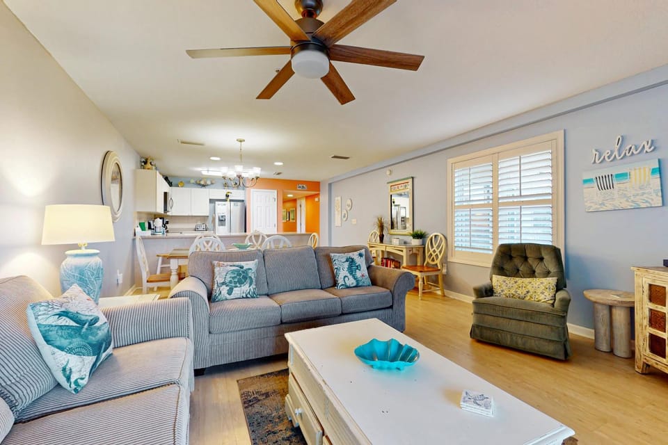 Friendly Condo with Private washer&dryer High-Speed WiFi & Beach Access House in Miramar Beach