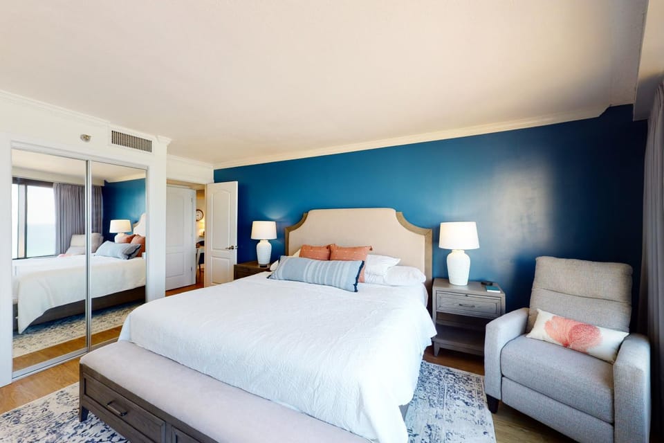Beachfront condo with Gulf views balcony AC W&D & pool House in Miramar Beach
