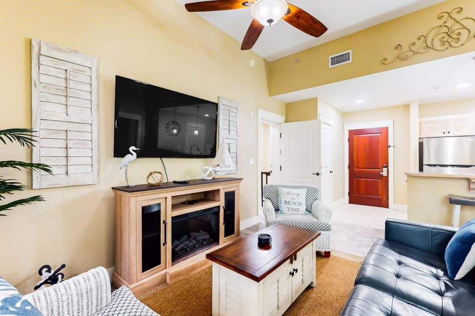 Ground-floor condo with patio central AC shared pool & tennis House in Miramar Beach