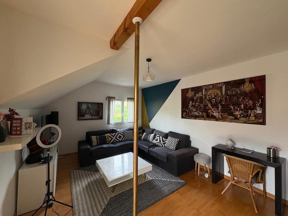TV and multimedia, Living room, Seating area
